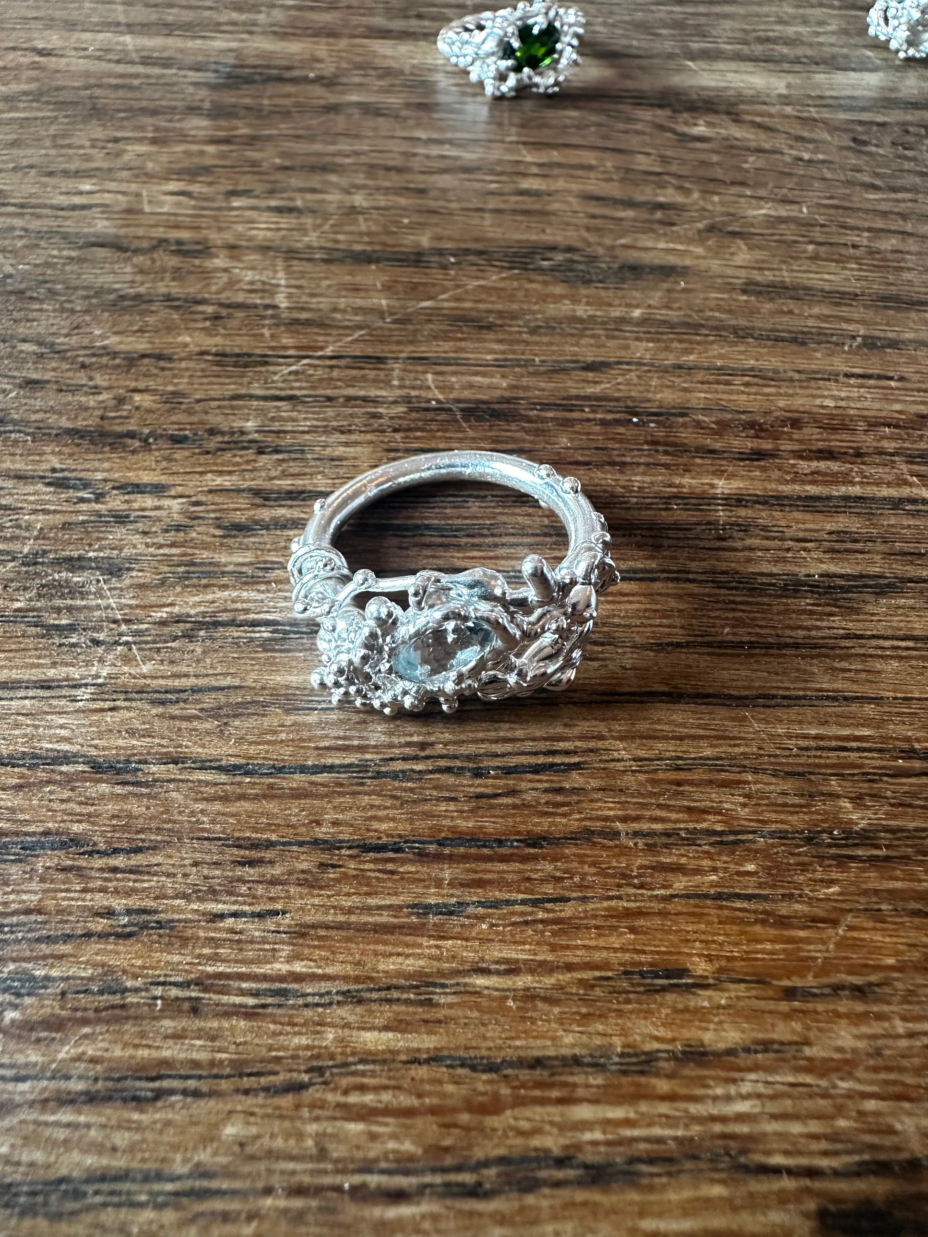 Alga: bague pierre blanche